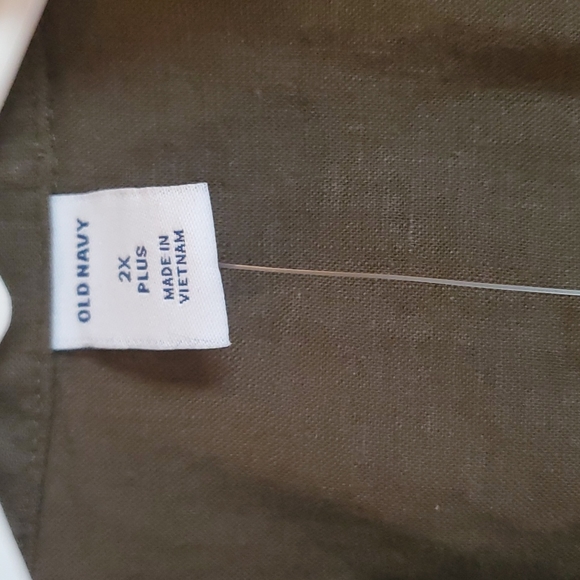 Old navy new button up shirt - Picture 3 of 4